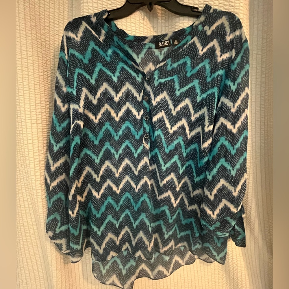 a.n.a Women's Sheer Teal and White Chevron Blouse